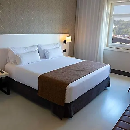 Ilunion Hotel