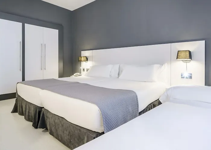 Готель Ilunion Більбао